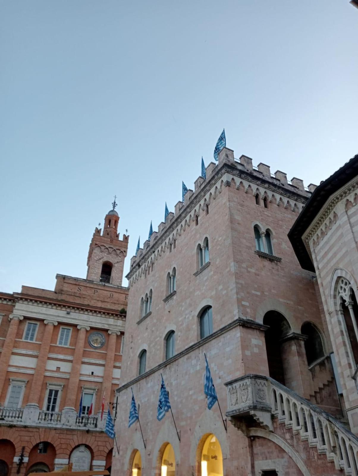 Bed And Breakfast Nikari Foligno Buitenkant foto